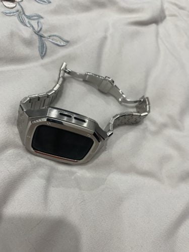 Luxury metal case for the Apple Watch photo review