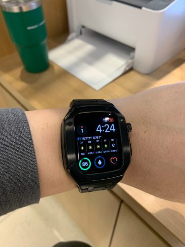 Luxury metal case for the Apple Watch photo review